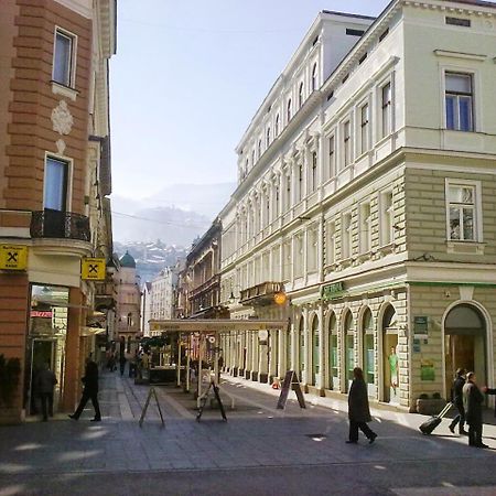 Chic Apartment In The Downtown - The Best Location Sarajevo Luaran gambar